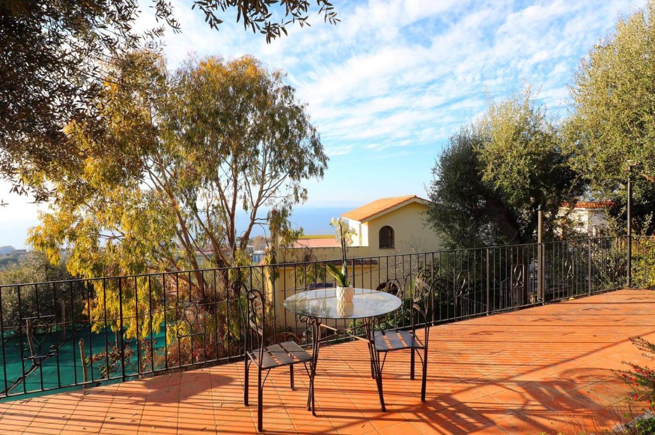 Ulivi Apt Villa Sorrento Buitenkant foto
